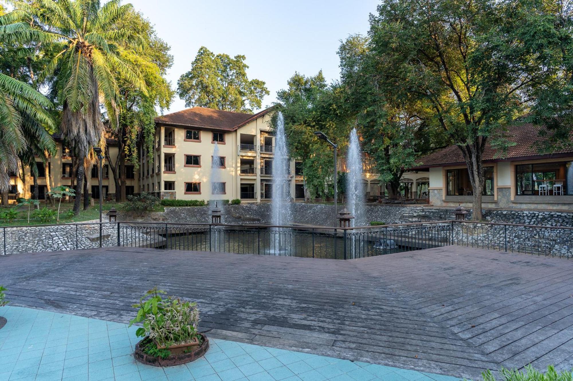 Pung-Waan Resort & Spa Kanchanaburi City Exteriör bild