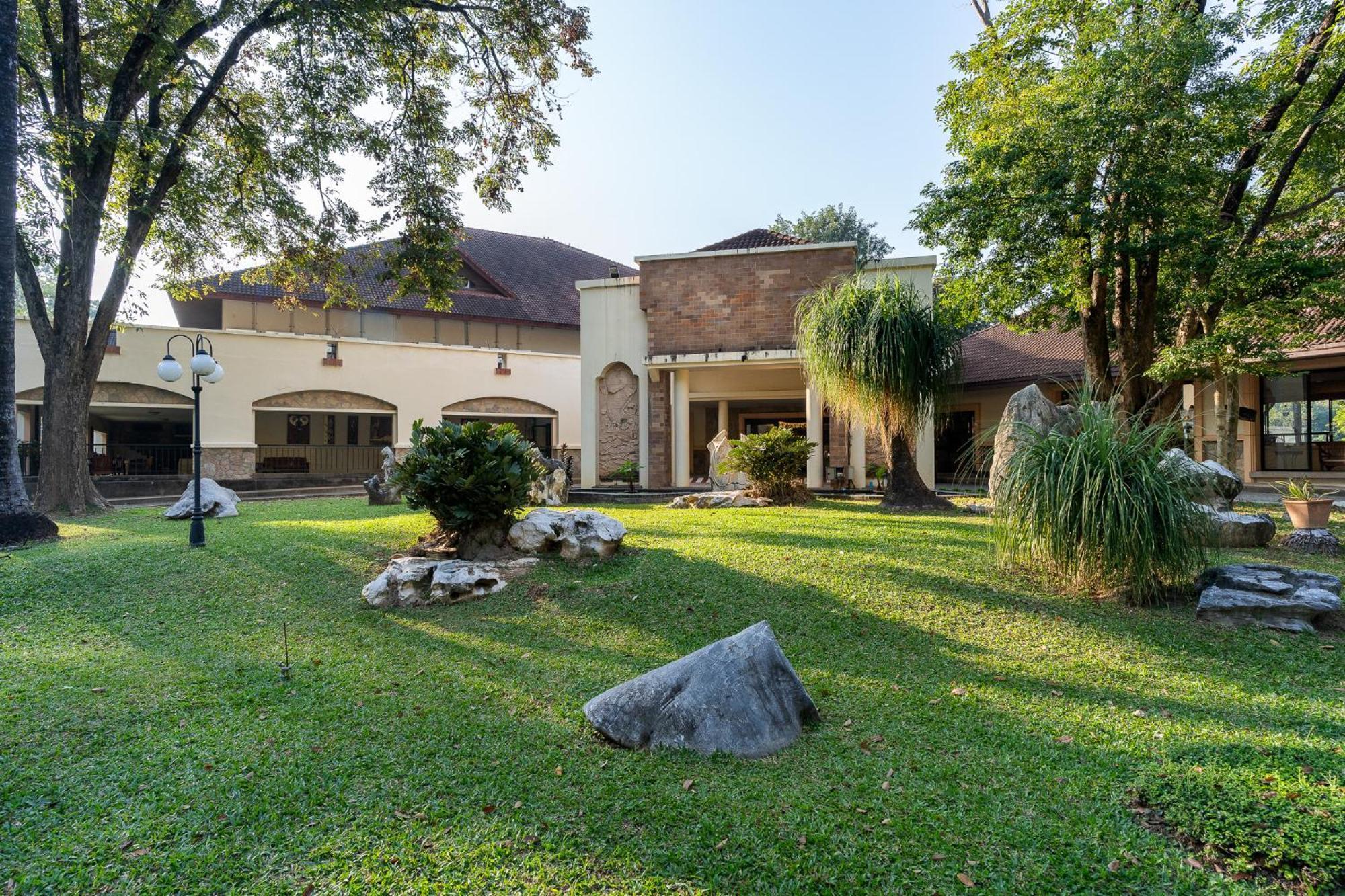 Pung-Waan Resort & Spa Kanchanaburi City Exteriör bild